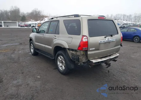 2006 Toyota 4Runner Sr5 V6 z USA, uszkodzony, nr VIN JTEBU14R668063931